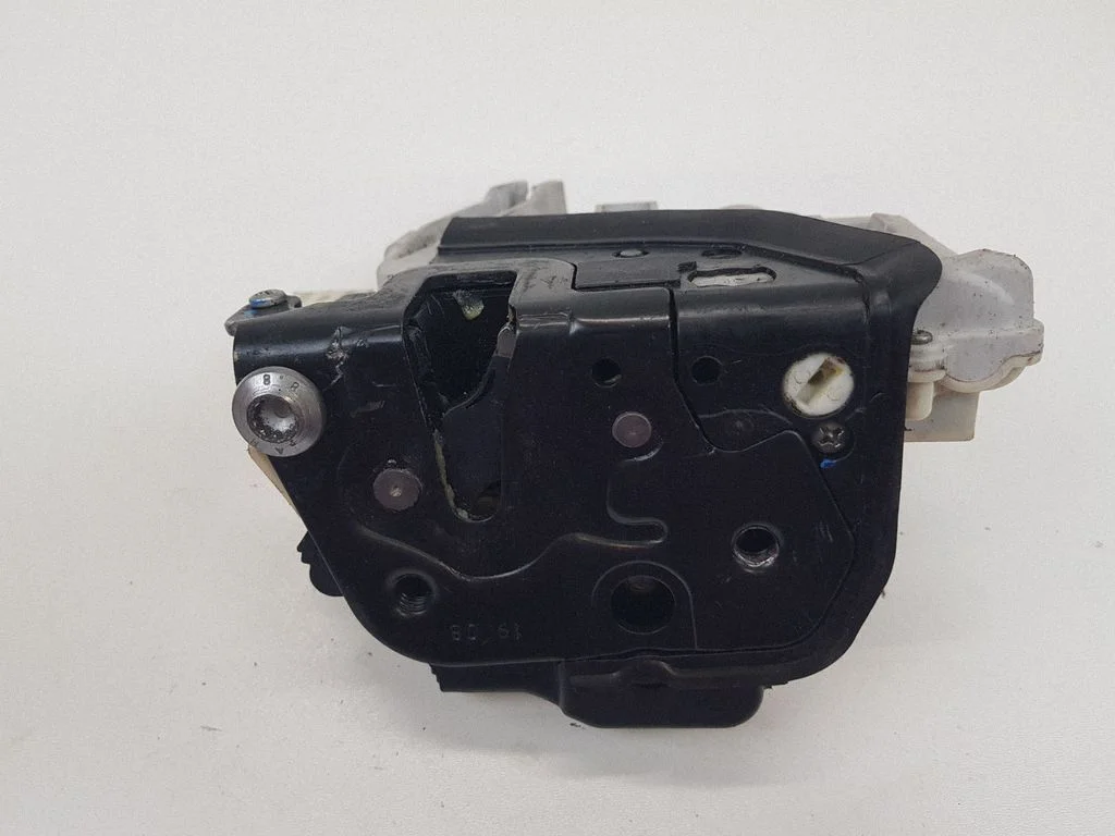 Rear door lock 4F0839016A