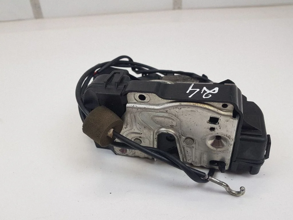 Aizmugurējo durvju slēdzene 2197300135 – Mercedes-Benz CLS klase C219 (2003-2011)