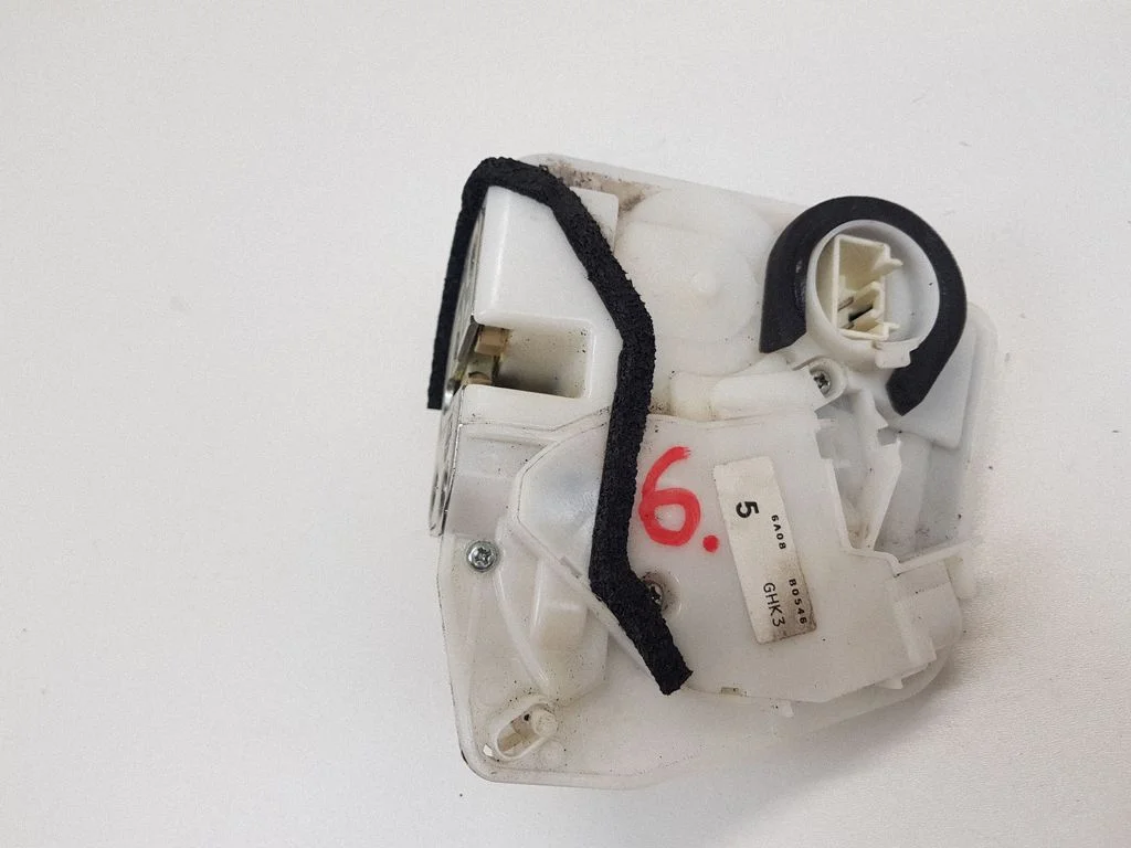 Rear door lock – rear left