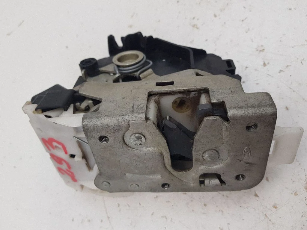 Rear door lock 2S4AA26412EB