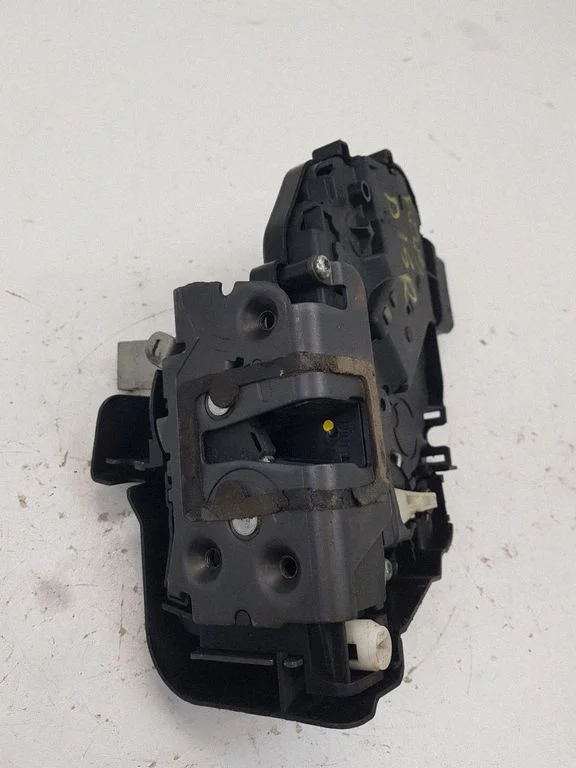 Rear door lock 4M5AR26412EE