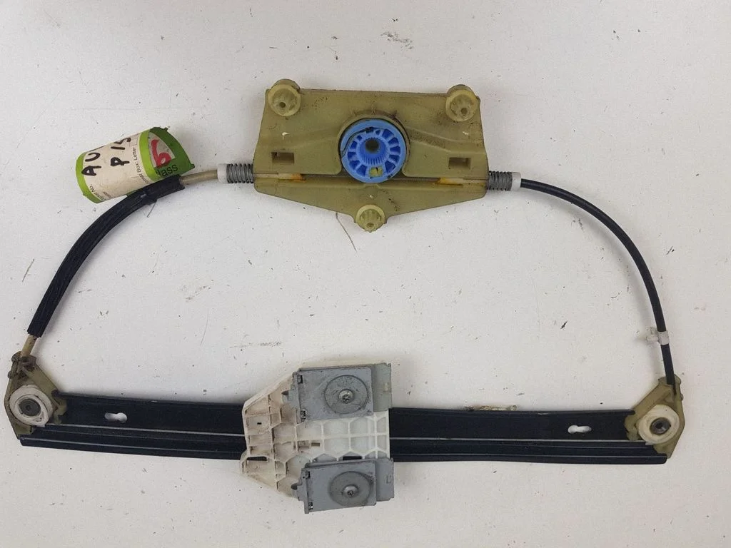 Aizmugurējā el. loga pacēlāja mehānisms bez motoriņa 4F0839461