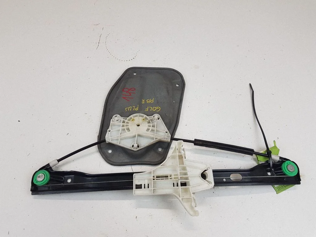 Rear window lifting mechanism without motor – Volkswagen Golf Plus (2005-2013)
