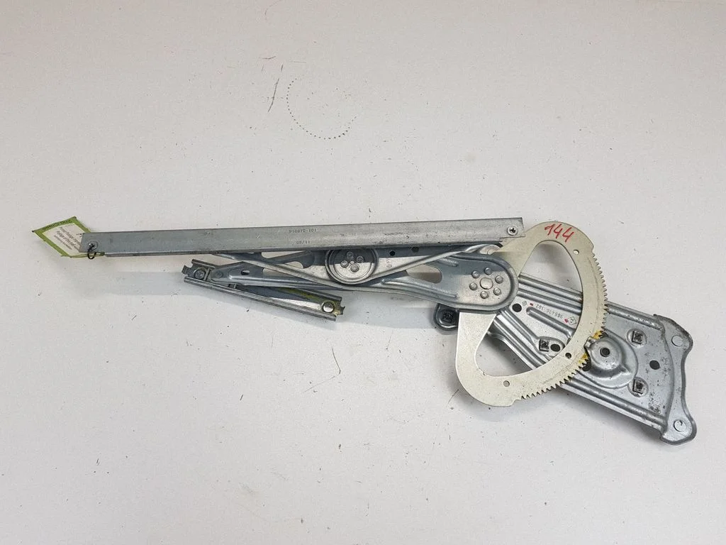 Rear window lifting mechanism without motor 910854104