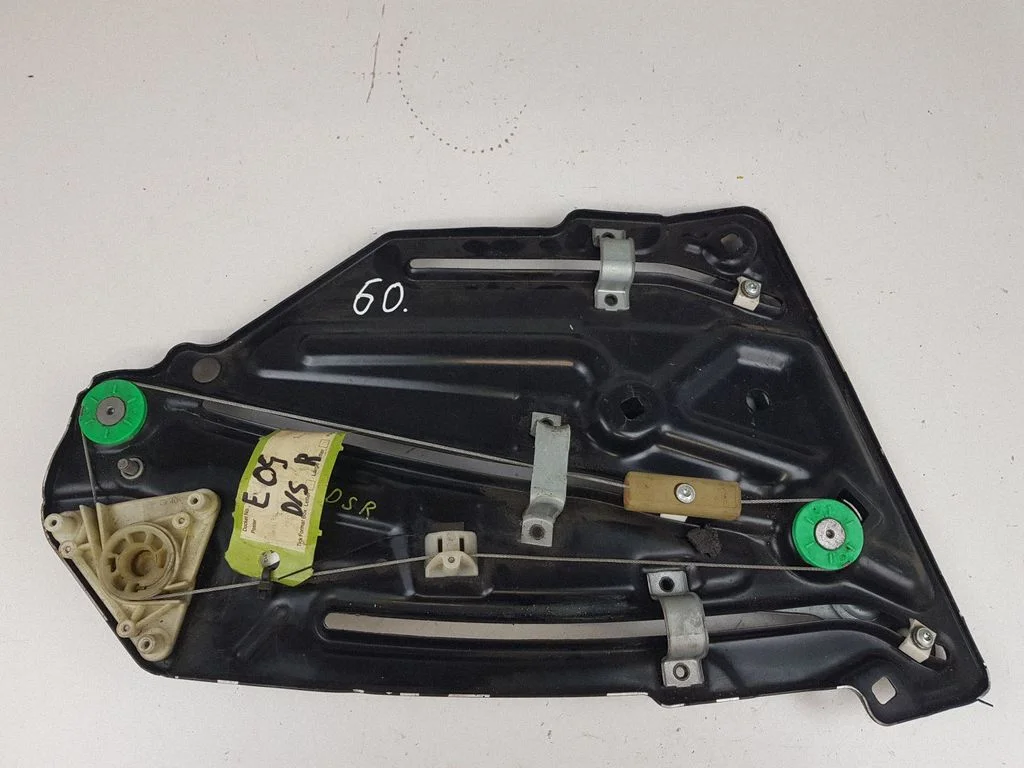 Rear window lifting mechanism without motor 1Q0839402B