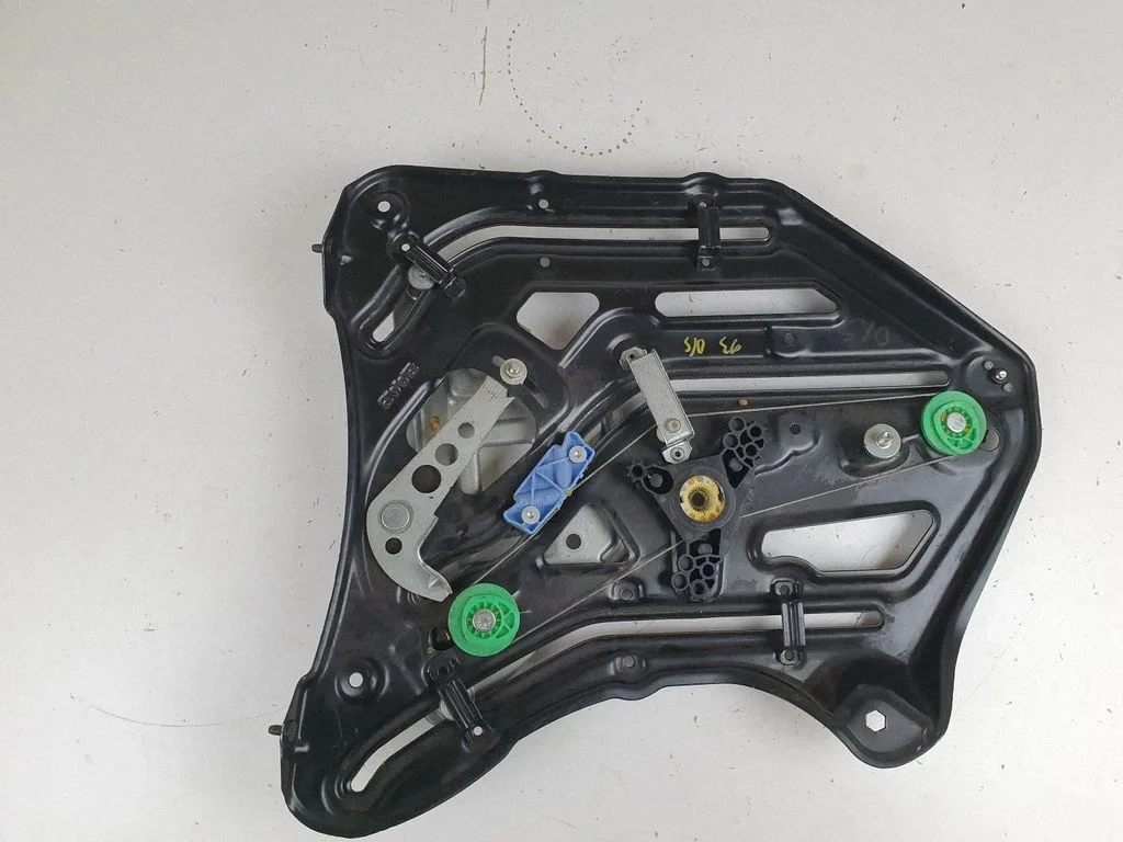 Rear window lifting mechanism without motor – rear right