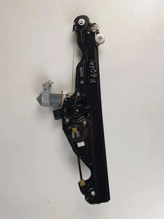 Rear door window regulator with motor 7184743
