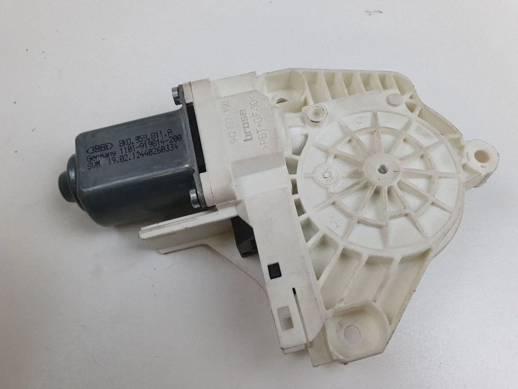 Rear door window regulator motor 8K0959811A
