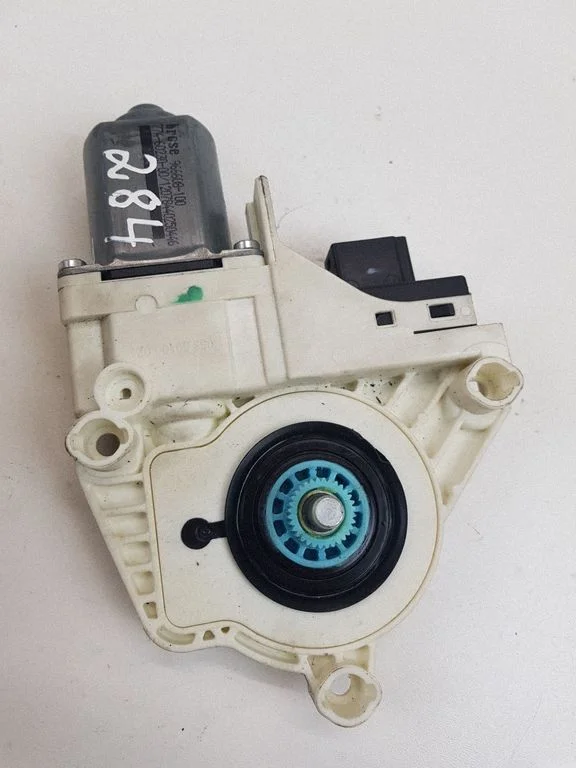 Rear door window regulator motor 8K0959811