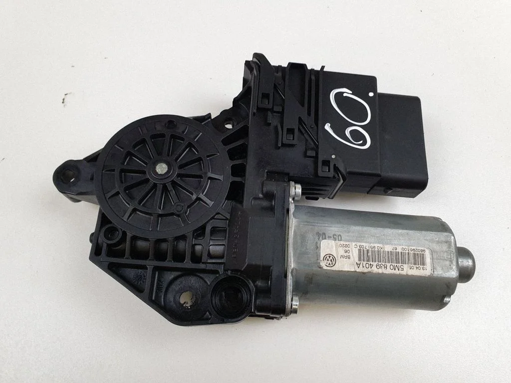 Rear door window regulator motor 0130821431