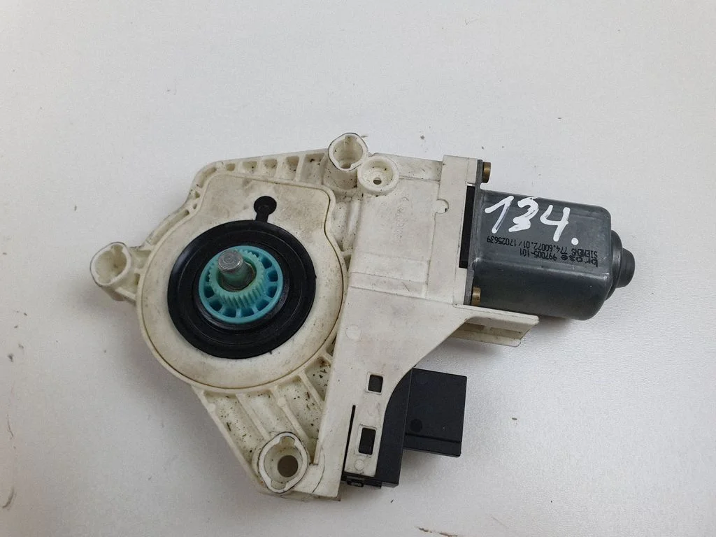 Rear door window regulator motor – Audi A6 Allroad C5 (1999-2005)