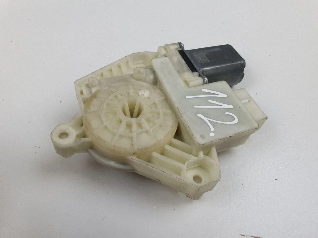 Rear door window regulator motor 5Q4959812A