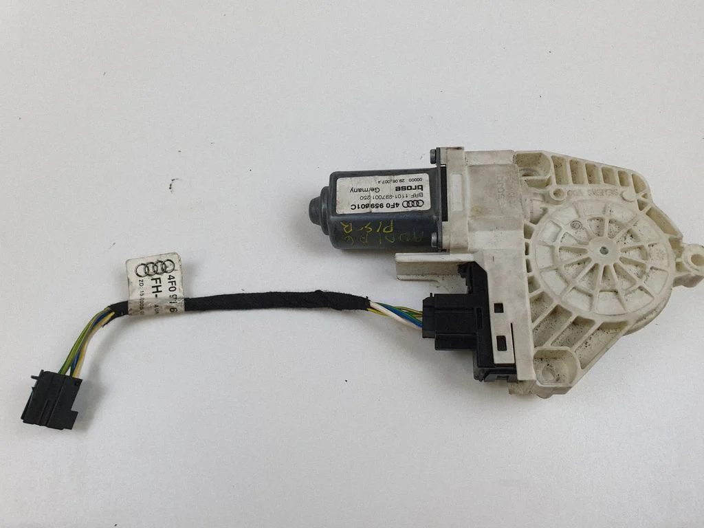 Rear door window regulator motor 4F0959801C