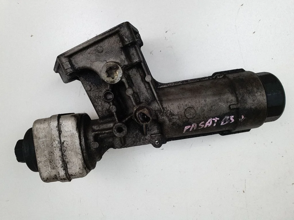Oil filter mounting bracket 038115466