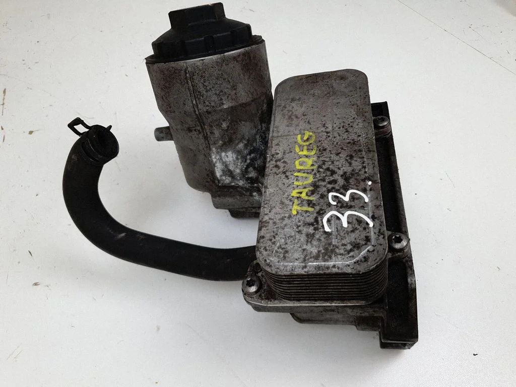 Eļļas filtra turētājs/dzesētājs 070115389B