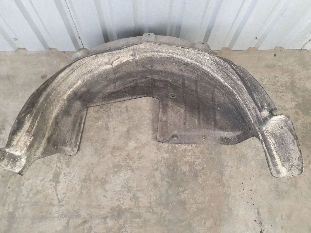 Rear arch fender liner splash guards – left