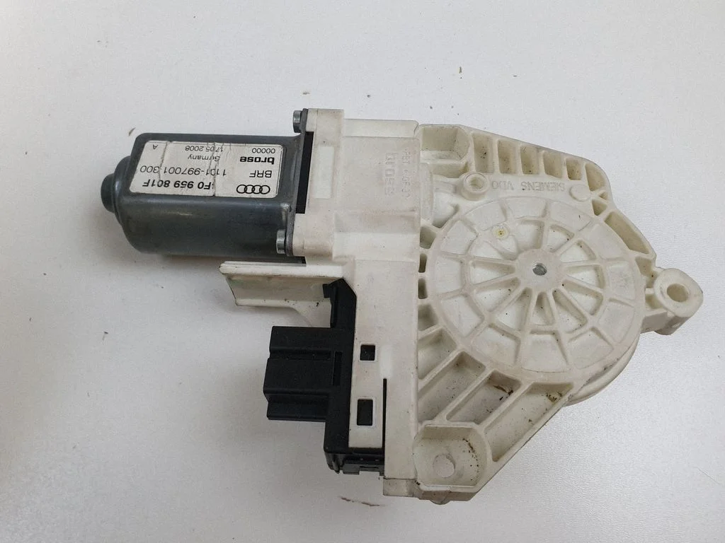 Rear door window regulator motor – Audi A6 Allroad C5 (1999-2005)