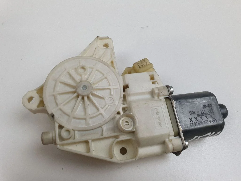 Rear door window regulator motor – Mercedes-Benz C-Class AMG W204 (2007-2014)