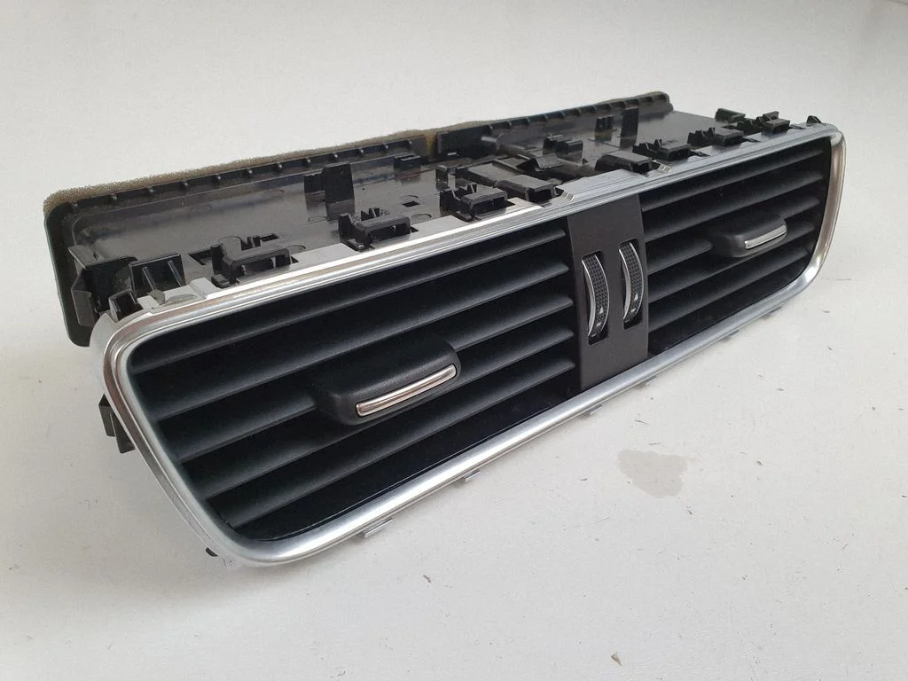 Dash center air vent grill – Audi A5 Sportback 8TA (2009-2016)