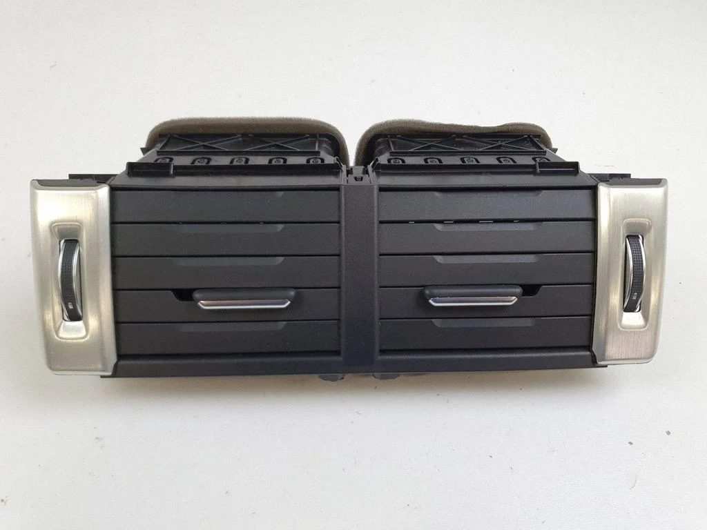 Dash center air vent grill GJ32014L21AB – Land Rover Evoque I (2011-2018)