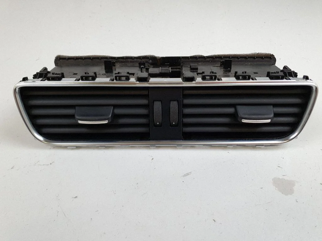 Dash center air vent grill – Audi A4 Allroad B8 (2008-2016)