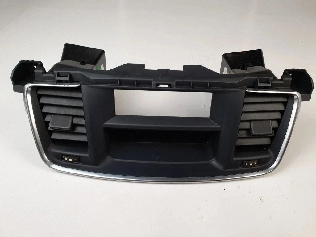 Armatuurlaua keskmine õhutusrest – Peugeot 508 RXH (2011-2018)