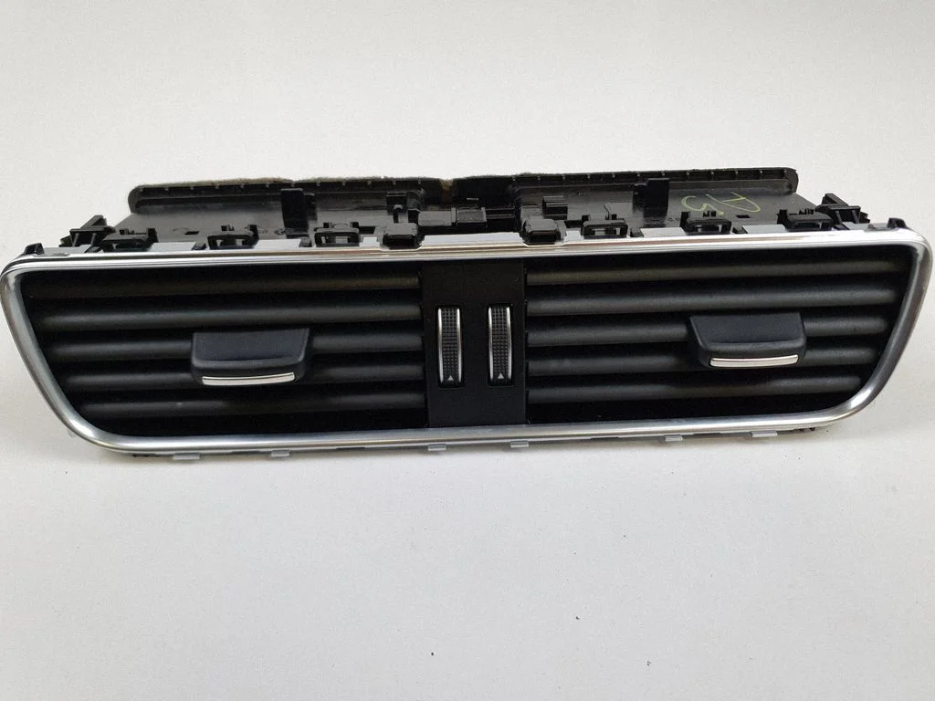 Dash center air vent grill 8T2820951D – Audi A5 Sportback 8TA (2009-2016)