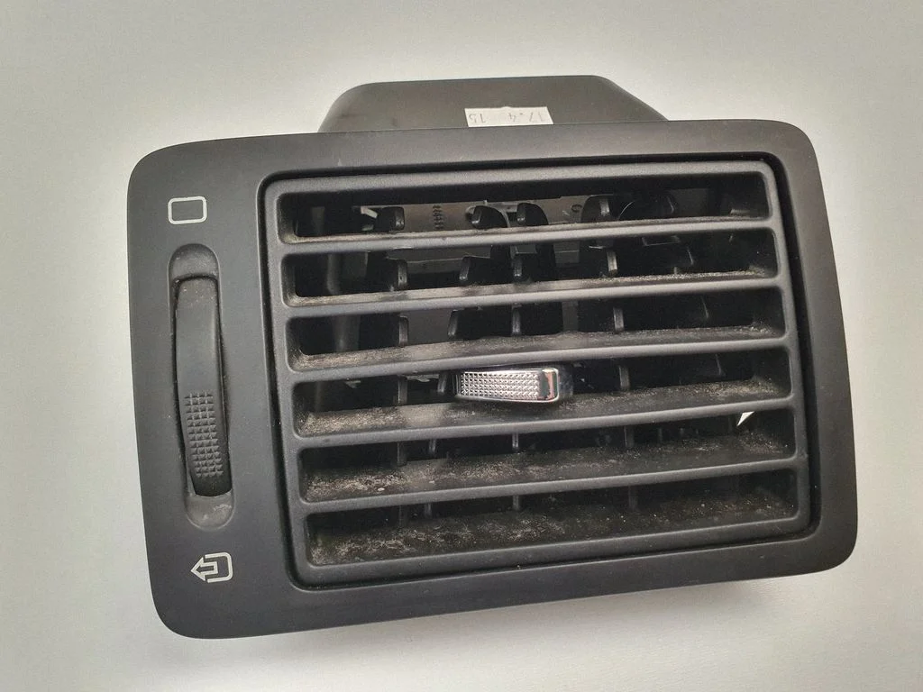 Dashboard side air vent grill/cover trim 9634499077