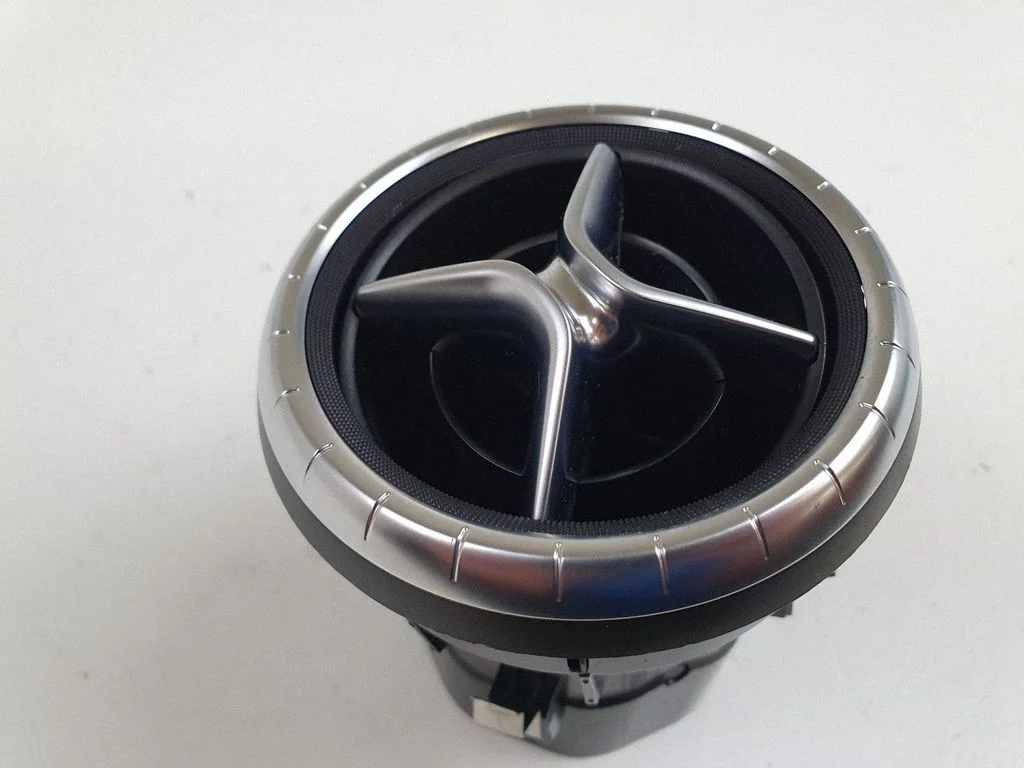 Armatuurlaua külje õhutusresti kate – Mercedes-Benz CLA-klass C117 X117 W117 (2013-2019)