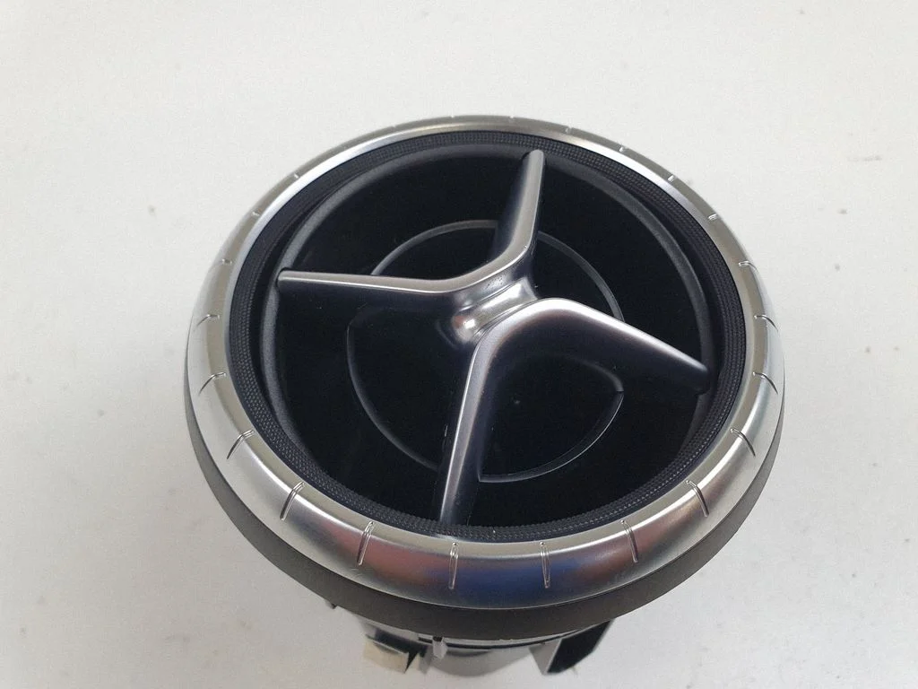 Armatuurlaua külje õhutusresti kate A1178300554 – Mercedes-Benz CLA-klass C117 X117 W117 (2013-2019)