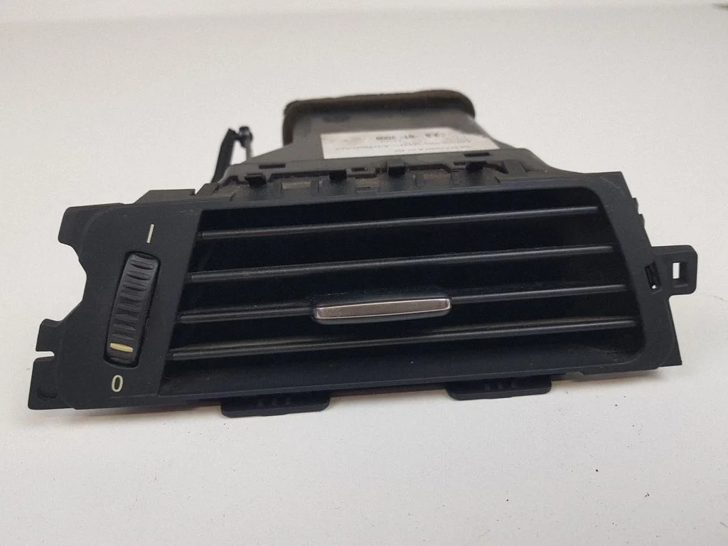 Dashboard side air vent grill/cover trim 9130465