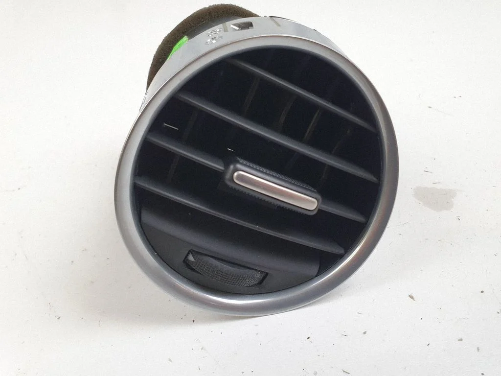 Dashboard side air vent grill/cover trim 8H0820951D