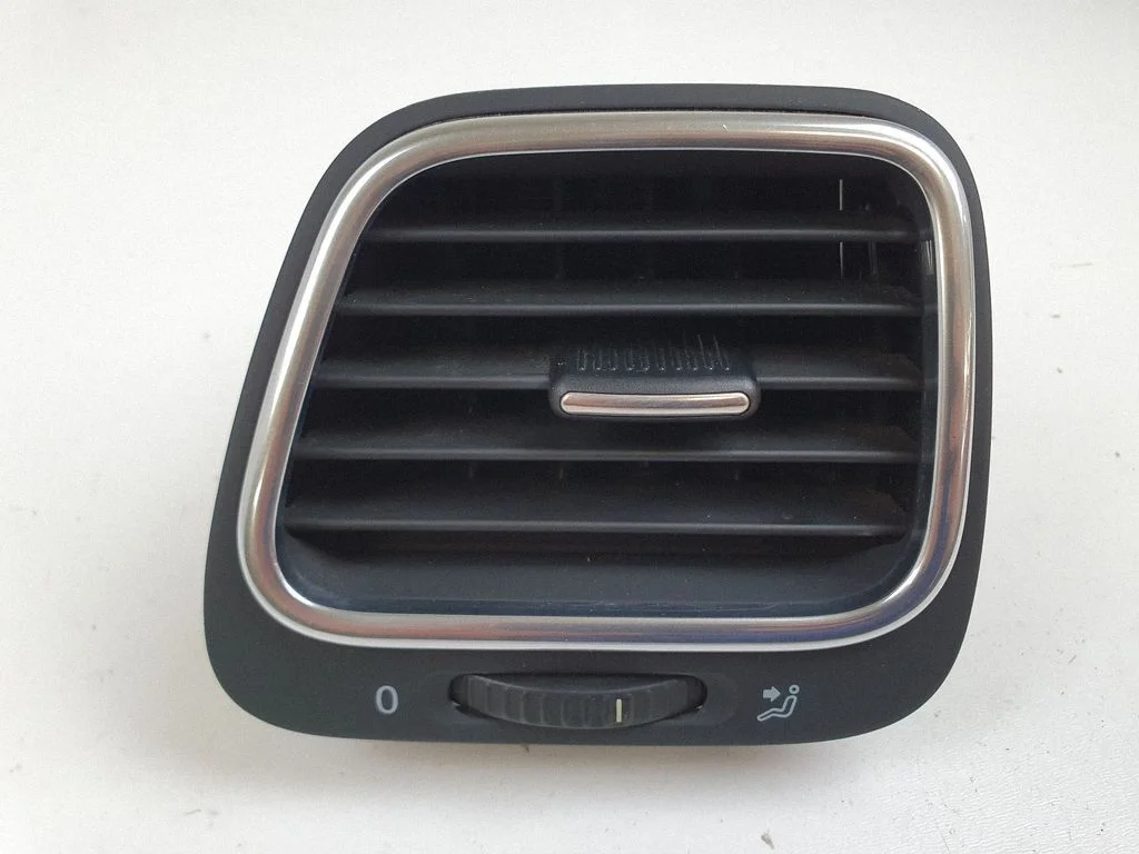 Dashboard side air vent grill/cover trim 1Q0819709B