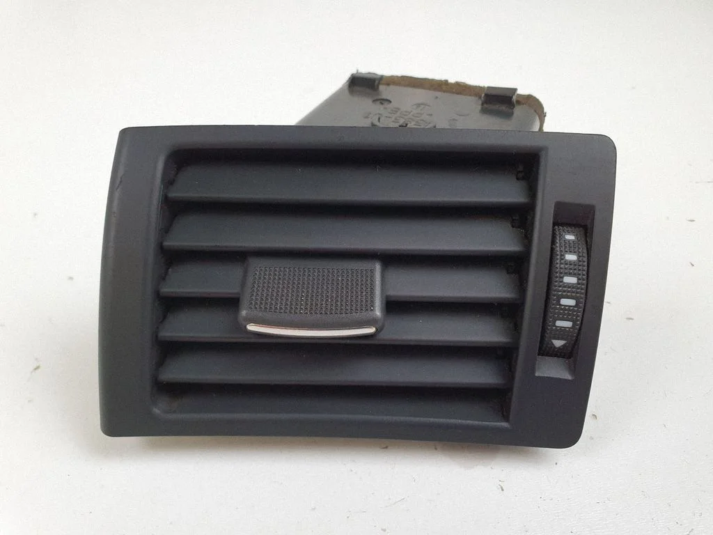 Boczne kratki nawiewu – Audi A4 S4 B7 8E 8H (2005-2008)