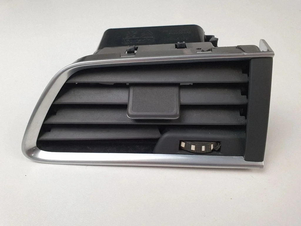 Dashboard side air vent grill/cover trim 9686445377