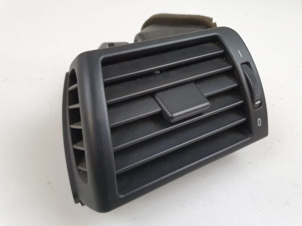 Dashboard side air vent grill/cover trim 8361897