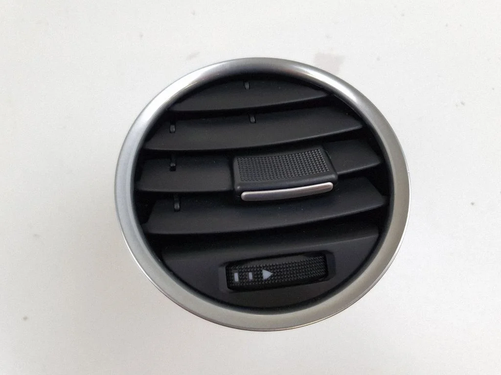 Dashboard side air vent grill/cover trim 8H0820951D