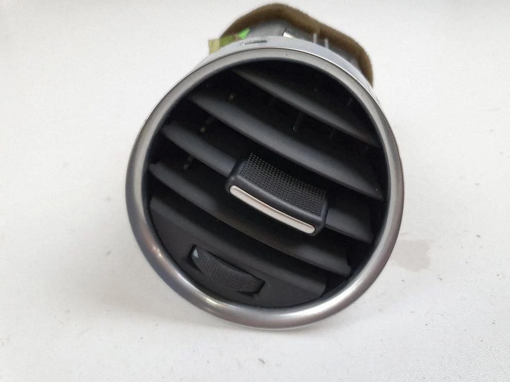 Dashboard side air vent grill/cover trim 8H0820902D