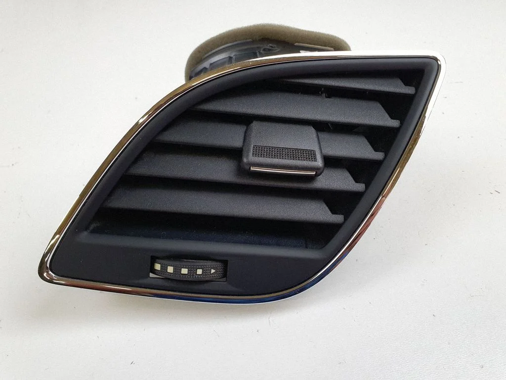 Dashboard side air vent grill/cover trim 5F2820901