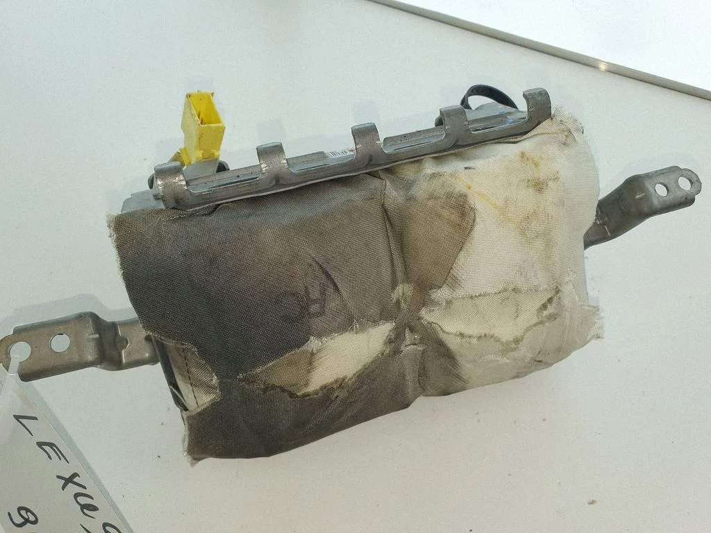 Passenger airbag