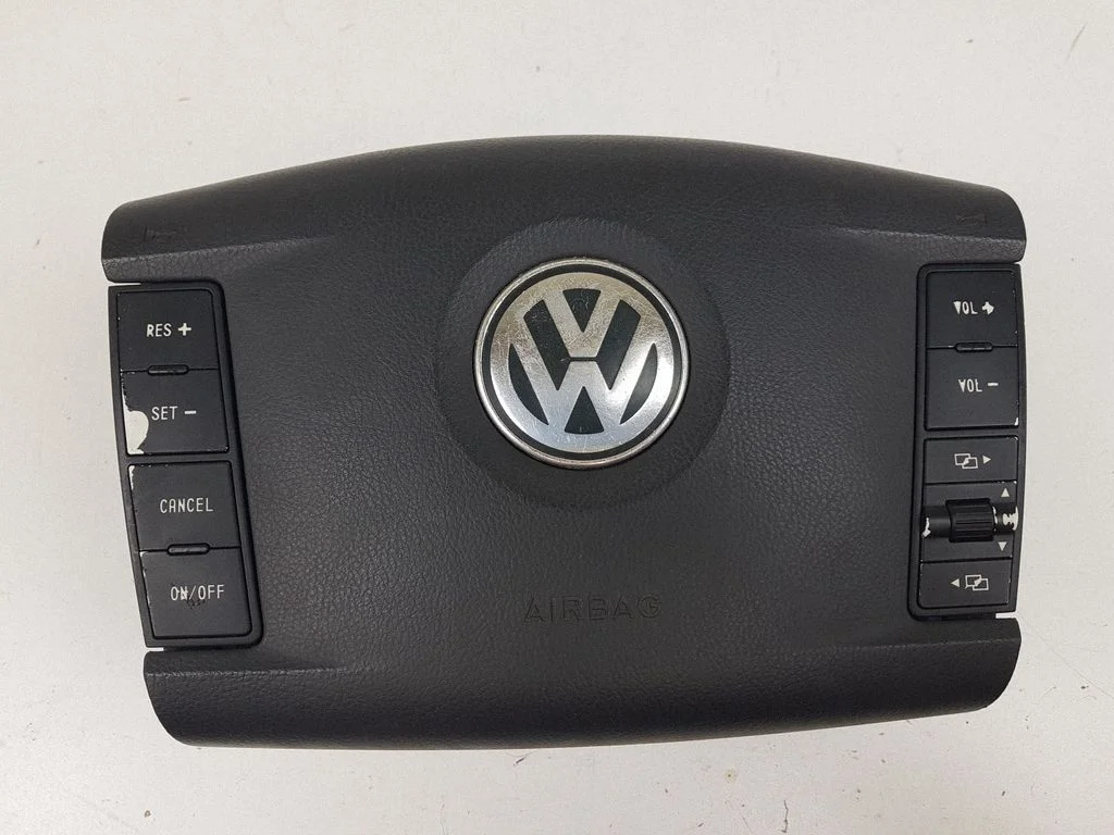 Steering wheel airbag – Volkswagen Touareg I (2002-2010)