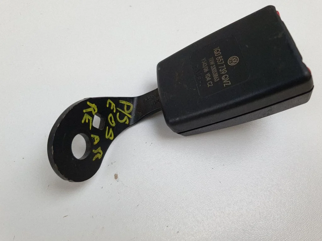 Rear seatbelt buckle 1Q0857739