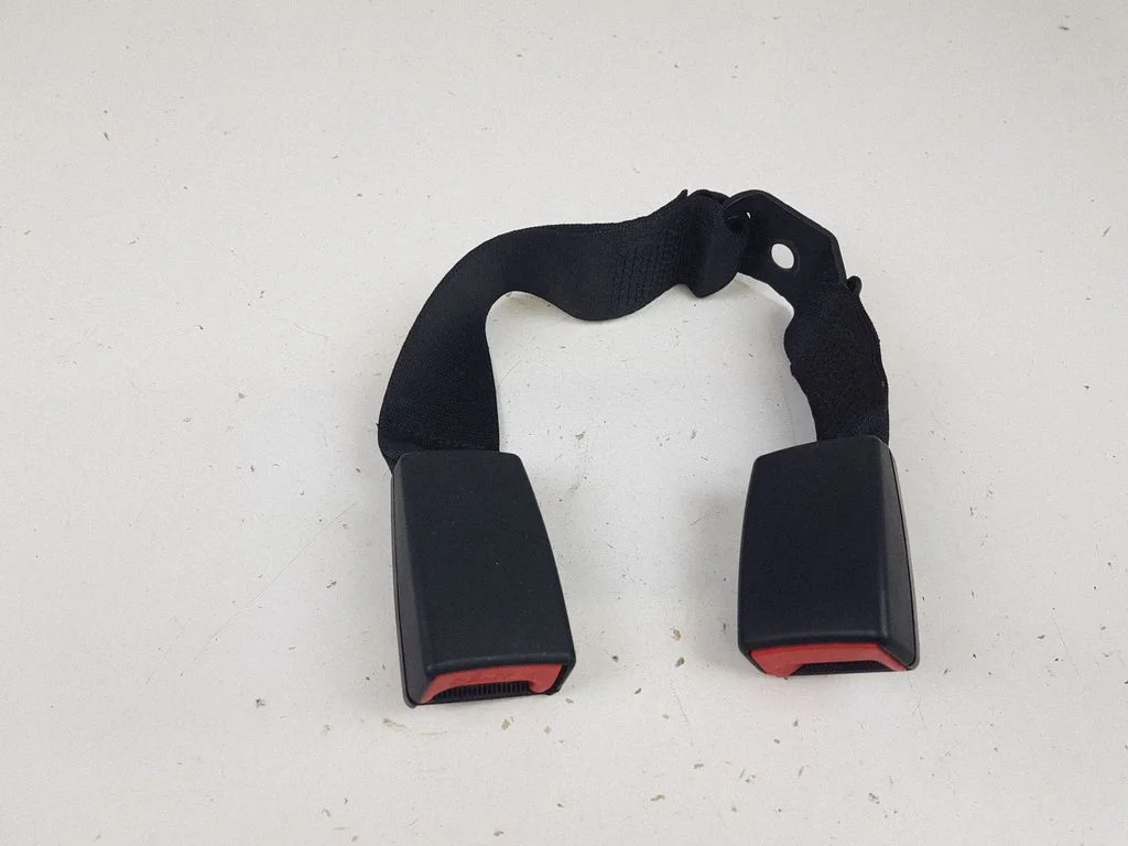 Rear seatbelt buckle – BMW 3 Series E90 E91 (2005-2012)