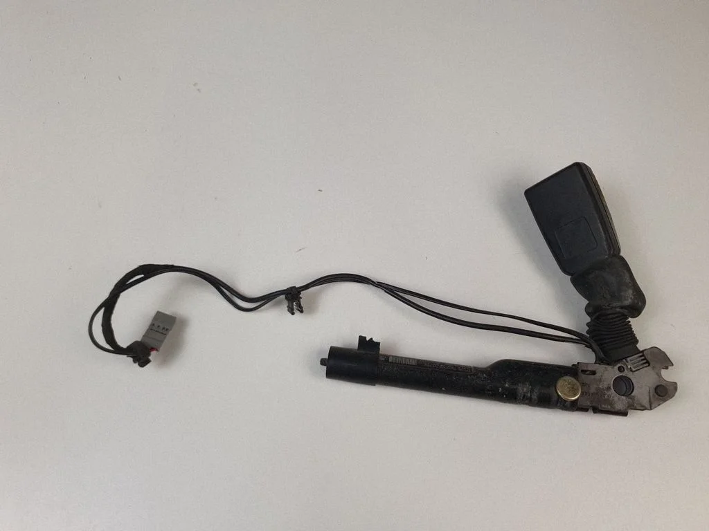 Eesmise turvavöö pannal – BMW 3-seeria E92 E93 (2005-2014)