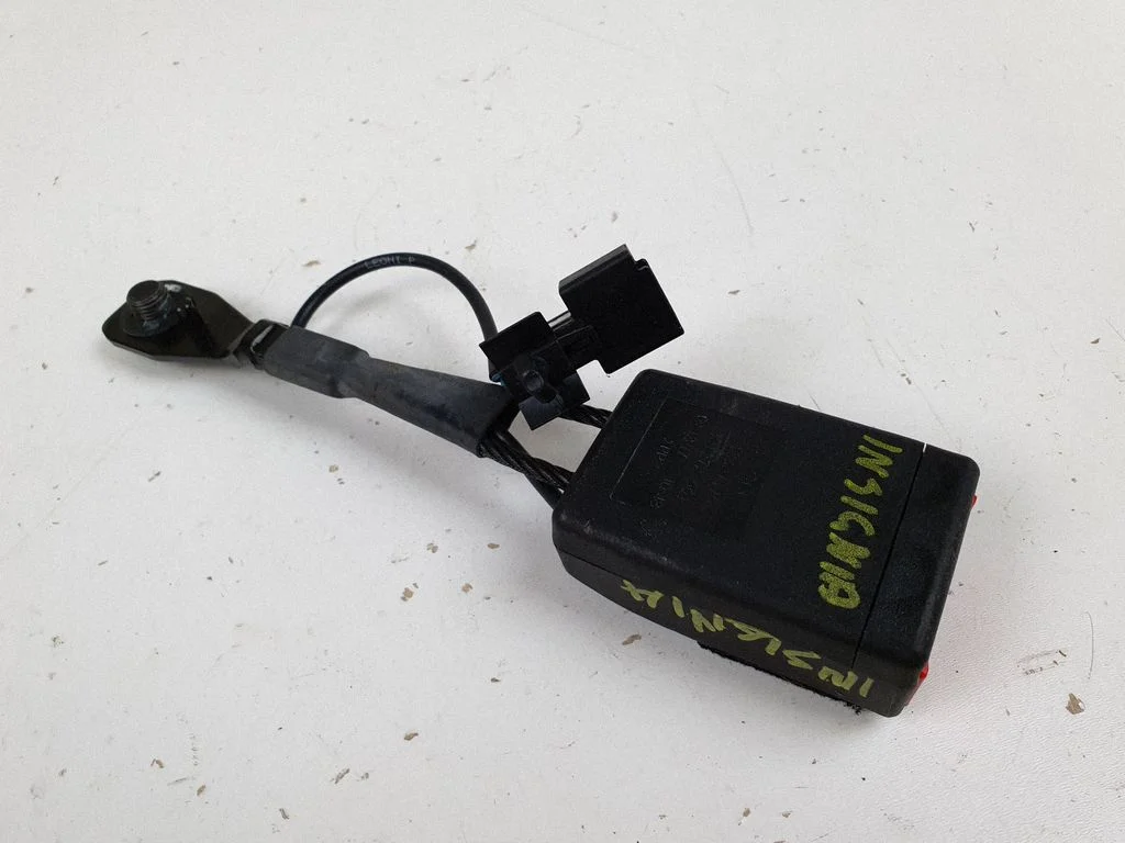 Front seatbelt buckle – Opel Insignia A (2008-2017)