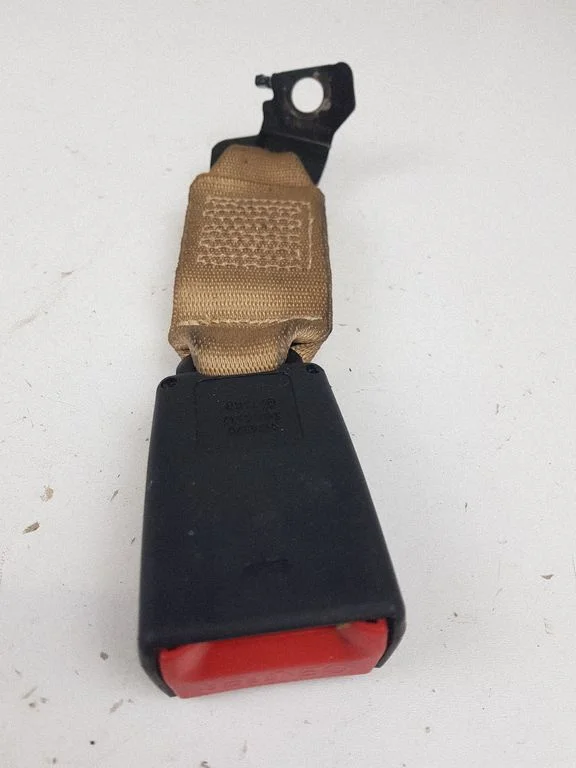 Front seatbelt buckle 9168379