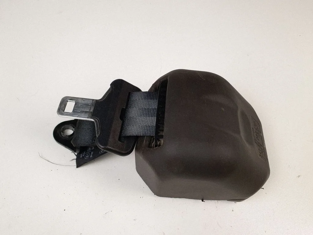 Tagumine turvavöö 34140294B