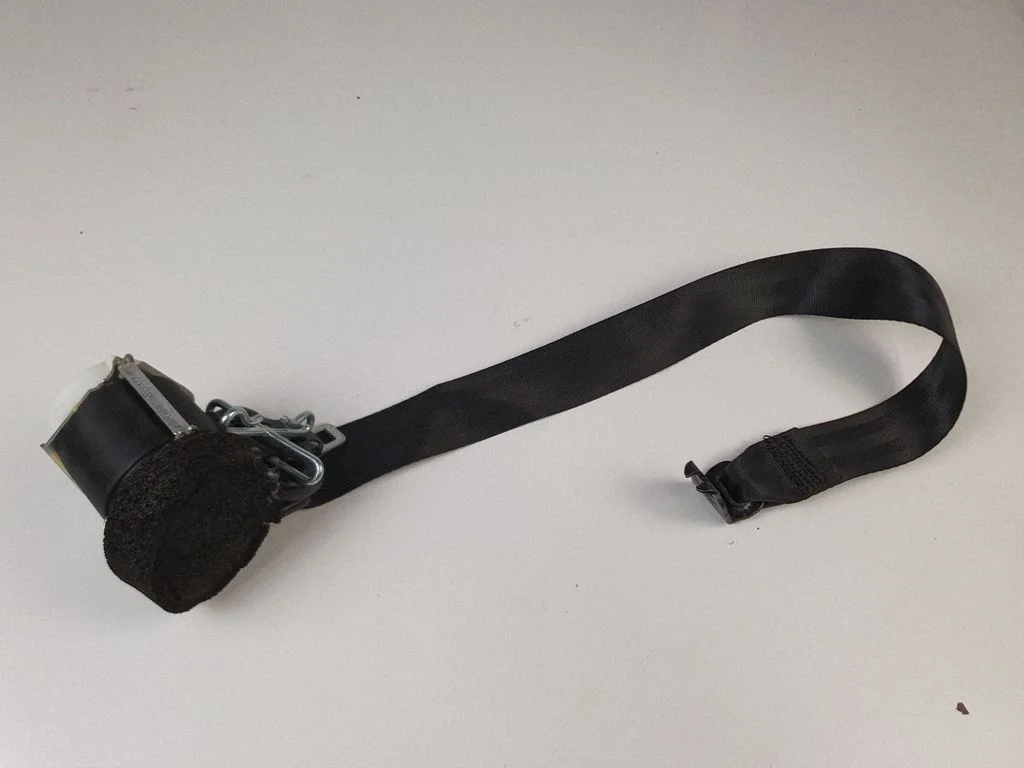 Rear seatbelt A611B68A
