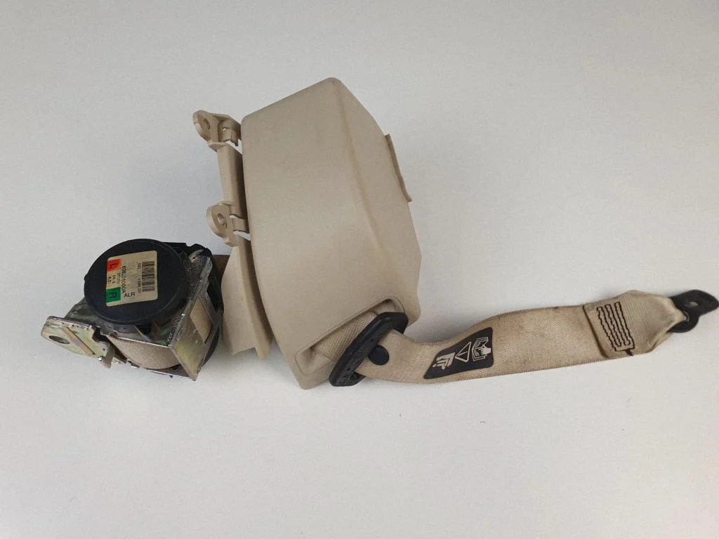 Rear seatbelt 615084900A