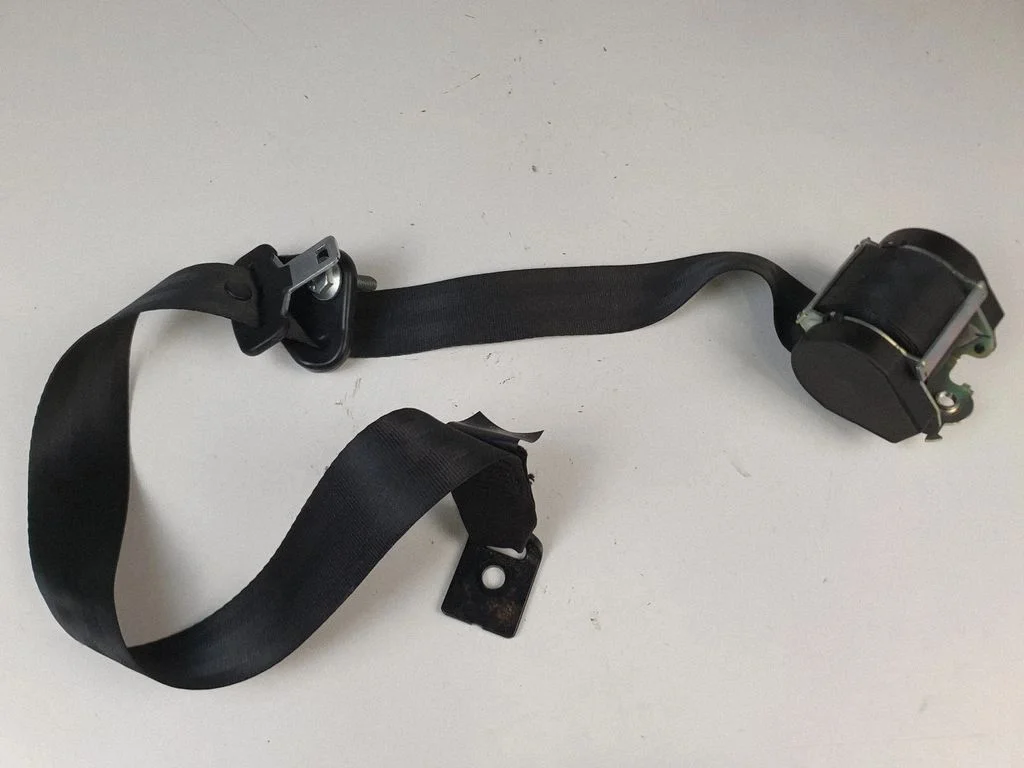 Aizmugurējā drošības josta 888400028R